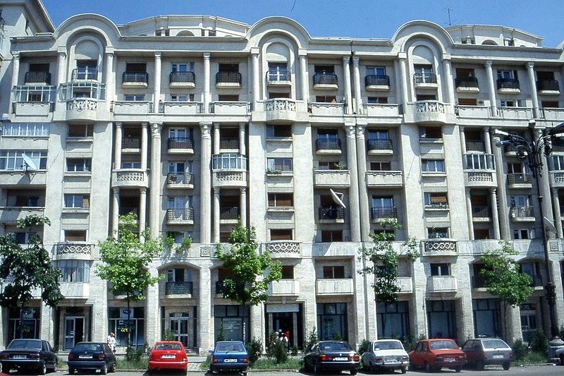 File:Bucureşti June 1996 (3402685900).jpg