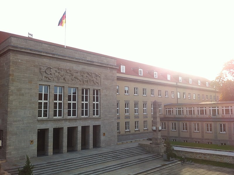 File:Bundeswehrverwaltungszentrum Dresden.jpg