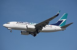 Посадка Boeing 737—700 WestJet в Международном аэропорту Ванкувер