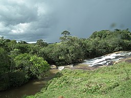 Rio Camanducaia nära Pedra Bela