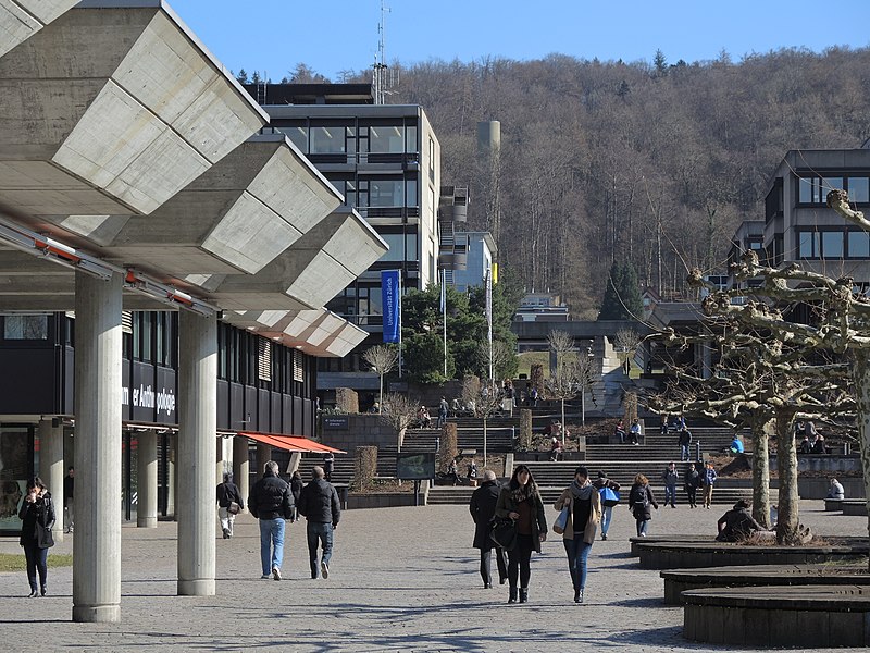 File:Campus 'Irchelpark' der Universität Zürich 2014-02-20 13-36-59 (P7800).JPG