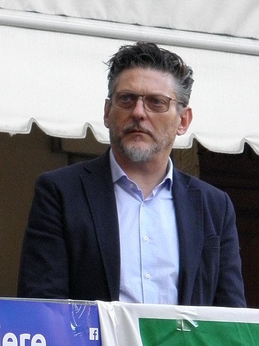 Carlo Calenda, comizio elettorale per le europee 2019 a Rovigo 09-05-2019 08 (cropped)