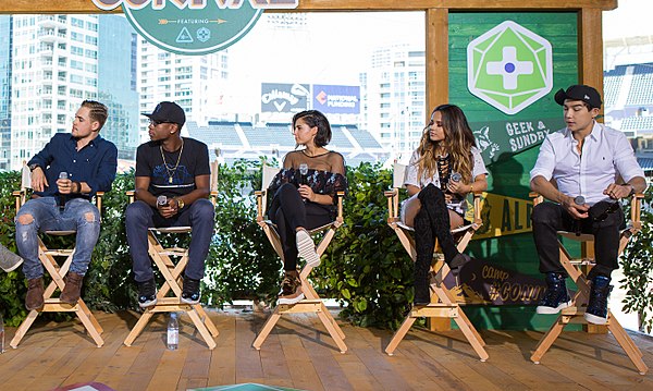 The main cast discussion offsite at Petco Park during San Diego Comic-Con 2016. From left: Dacre Montgomery, RJ Cyler, Naomi Scott, Becky G and Ludi L