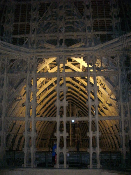 File:Cathédrale ND de Reims - charpente (03).JPG