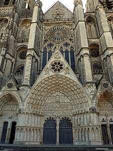 Façade van de kathedraal Saint-Étienne van Bourges