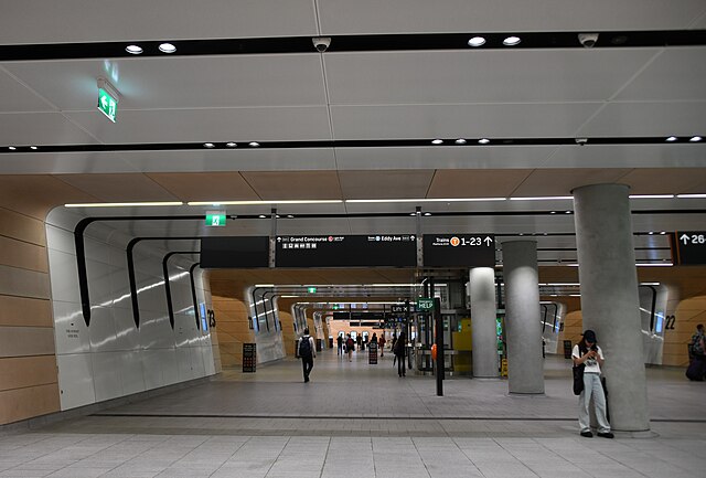 Central, concourse of City Circle platforms
