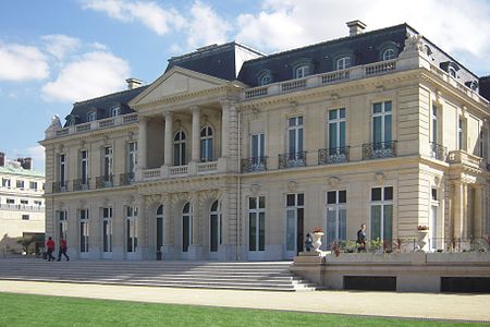 Tập_tin:Château_de_la_Muette,_Paris_2012.jpg