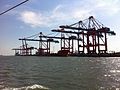 26. Mai 2012: Lieferung von Containerbrücken durch den Frachter Zhen Hua 24