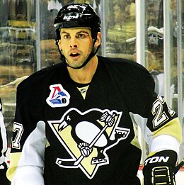 Craig Adams, joueur de hockey (2013) .jpg