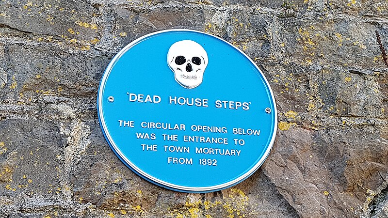 File:Dead House Steps 20200903 141248 Tenby.jpg