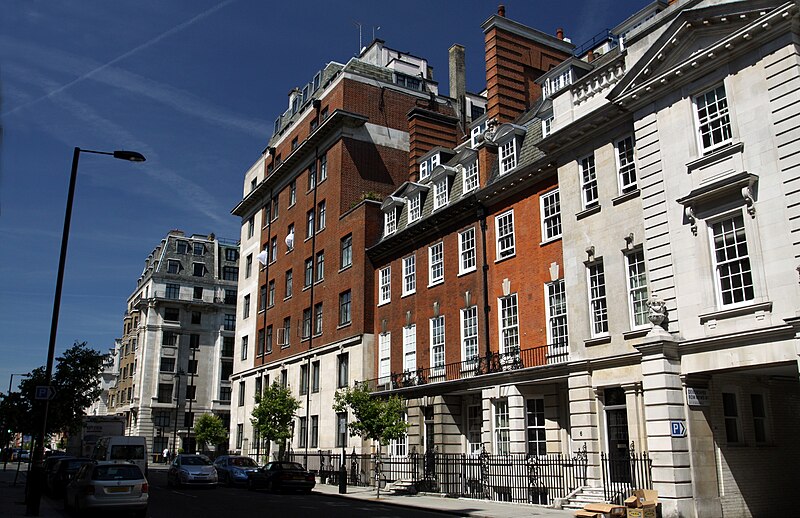 File:Devonshire Street in London, June 2013.jpg