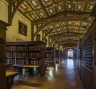Duke Humfrey's Library, looking to the Arts End, by Diliff