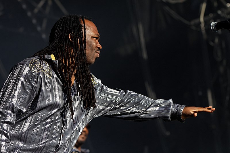 File:Earth Wind & Fire experience fr. Al McKay - Festival du Bout du Monde 2012 - 039.jpg