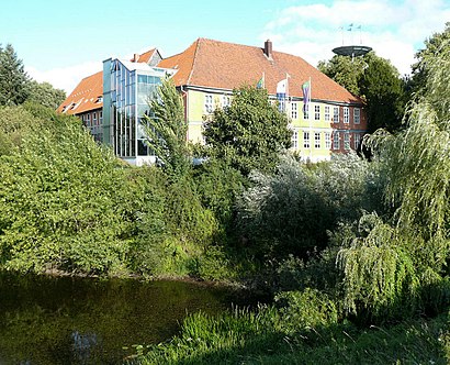 So kommt man zu Elbschloss Bleckede mit den Öffentlichen - Mehr zum Ort Hier