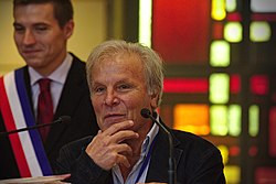 Louis-Jean Calvet receiving the Ptolemy Prize during the 2016 International Geography Festival. FIG 2016 - Louis-Jean Calvet 02.jpg