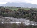 Zusammenfluss von Formone (oben) und Orcia, im Hintergrund der Monte Amiata mit Campiglia d’Orcia