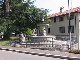 Fountain in Buttrio, Friuli-Venezia Giulia - panoramio.jpg