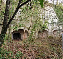 Abandoned-lime-kilns-24110.jpg