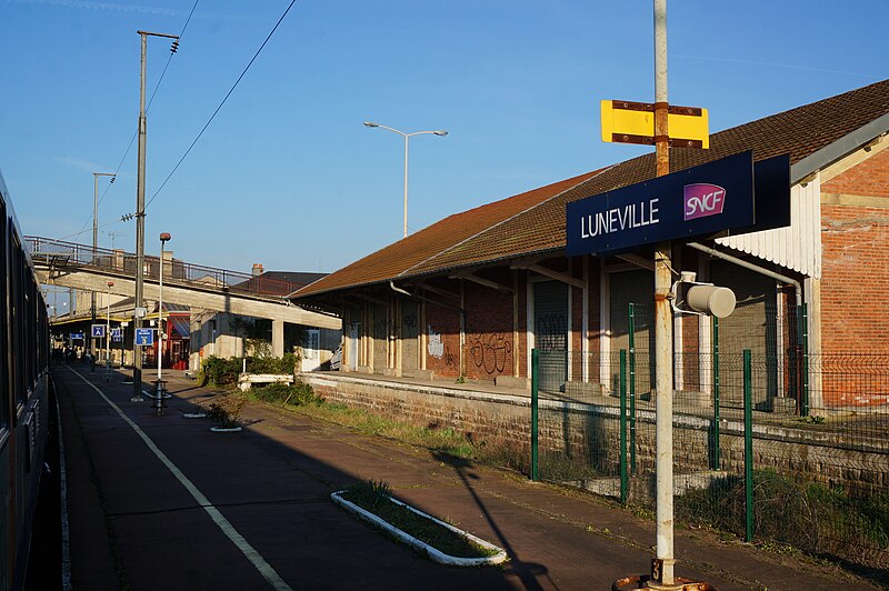 File:Gare Lunéville 09937.JPG