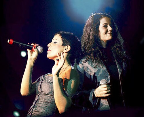 t.A.T.u. performing in October 2005