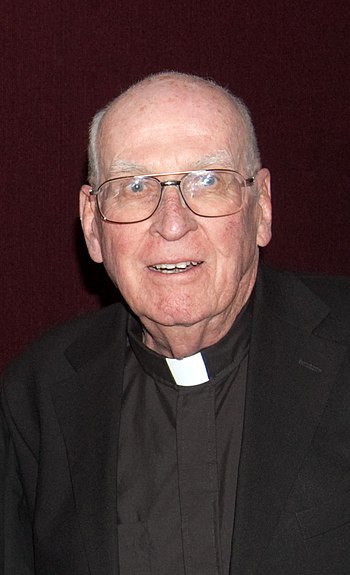 English: Fr. George Coyne SJ, the former direc...