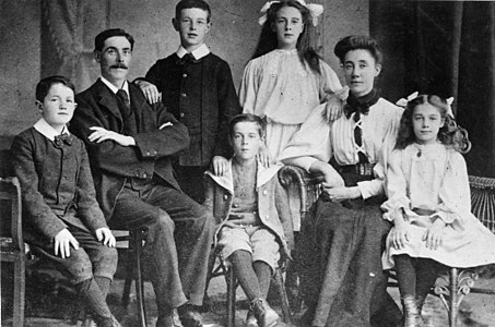 Kahdeksanhenkinen Goodwin-perhe (nuorin lapsi, Sydney Leslie Goodwin ei ole kuvassa), seurasi kolmatta luokkaa ja kuoli täydessä voimissaan onnettomuudessa.