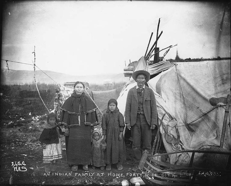 File:Gwich'in family outside home.jpg