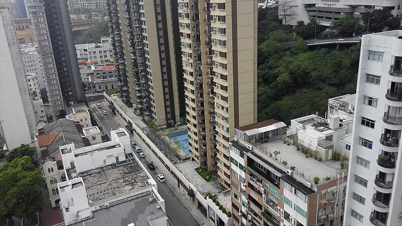 File:HK HV WNCRd Amigo Mansion roof view Winfield Building n Ventris Court Mar-2015.jpg