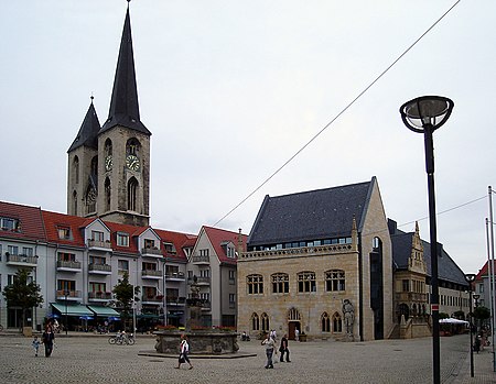 Halberstadt Rathaus Roland Martinikirche.jpg