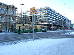 Un tram dans la rue Kaivokatu.