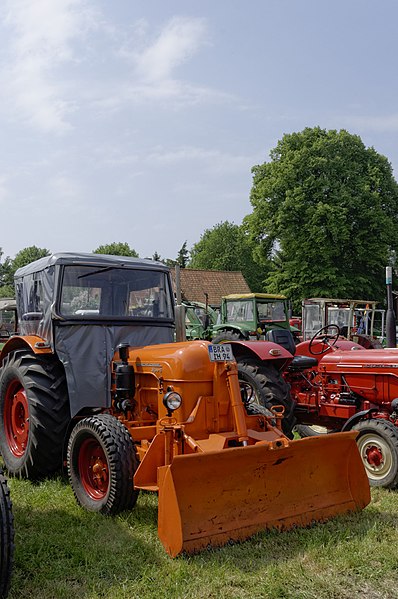 File:Hemmoor -Oldtimer Ausstellung - Traktoren - 2018 by-RaBoe 74.jpg