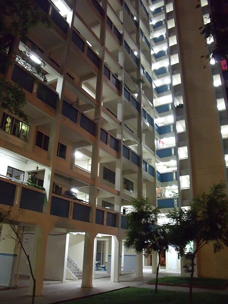 File:High rise flat in Bukit Batok, Singapore - 20101211.jpg