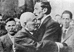 Former enemies reconciled. Orozco (right) gives Huerta (left) his support after the general's coup against Madero. Huerta y Orozco.jpg