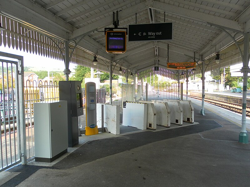 File:Installation of Ticket Gates at Lewes Railway Station (July 2013) (3).JPG