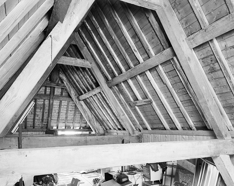 File:Interieur zolder, kapconstructie - Dordrecht - 20337258 - RCE.jpg