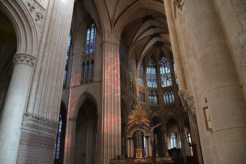 File:Interior of Cathédrale Notre-Dame, Sées, Jpeg0003.jpg