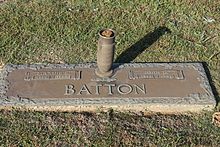 קבר ג'יי ד 'בטון, מינדן, LA IMG 4061.JPG