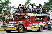 Jeepney quá tải