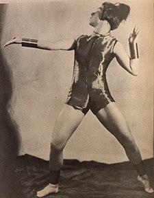 Jožka Šaršeová jako členka skupiny Jarmily Kröschlové, 1929 (foto Pestrý týden)