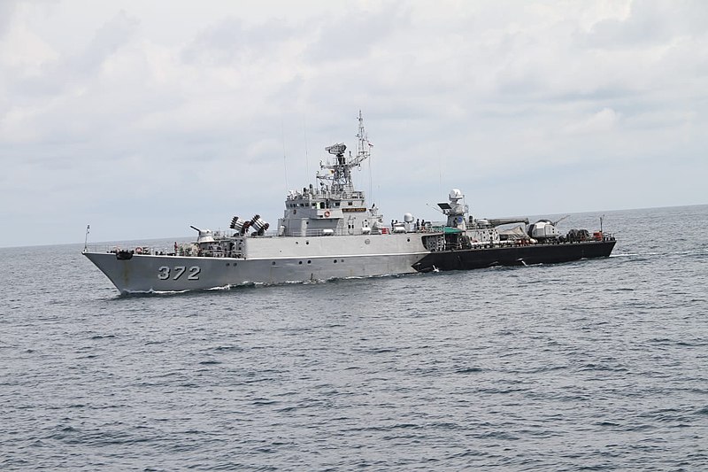 File:KRI Untung Surapati-372 dalam Operasi Komodo Jaya 2023.jpg