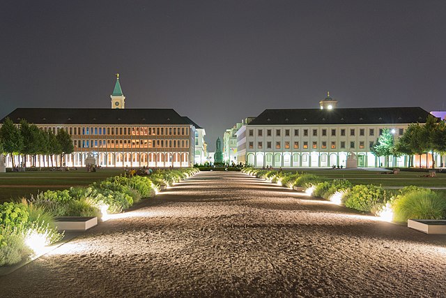 Image: Karlsruhe, Schloßplatz   panoramio