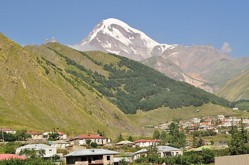 File:Kazbek2010.jpg