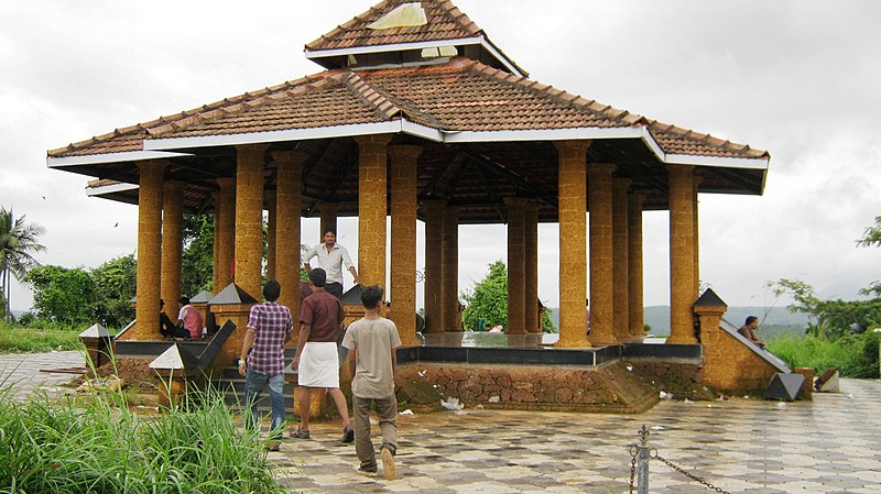 File:Kottakunnu Hill, Malapuram - panoramio (1).jpg