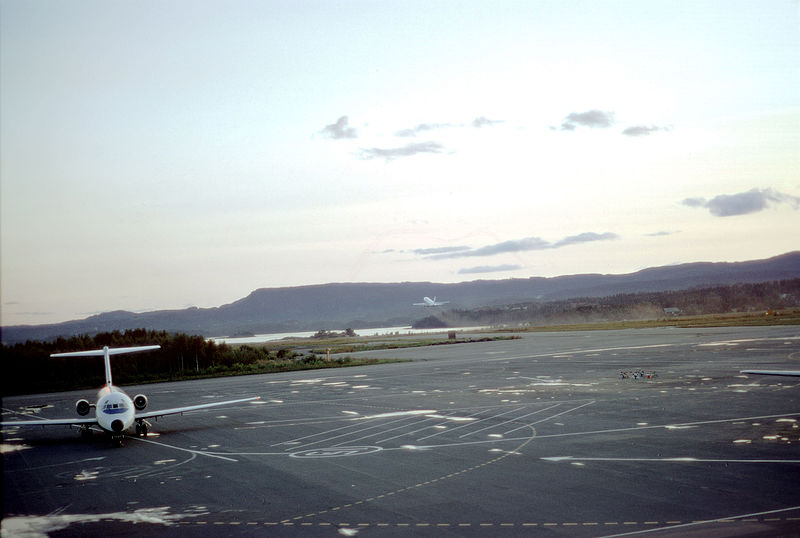 File:L'aéroport d'Oslo-Fornebu (4).jpg