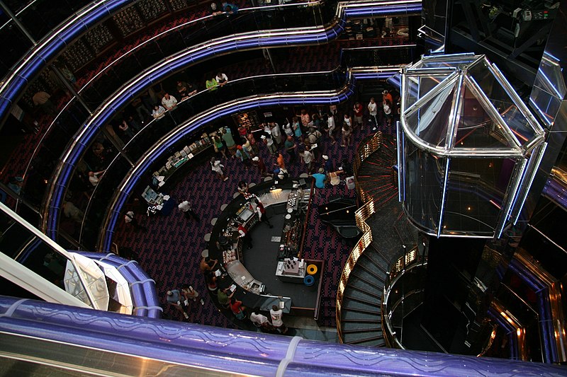 File:L'atrium du carnival sensation.jpg