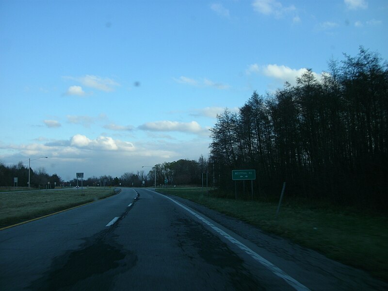 File:Lake Ontario State Parkway - New York - 5334710314.jpg