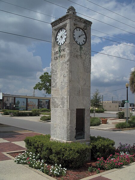 File:Lake Wales Comm Hist Dist clock01.jpg