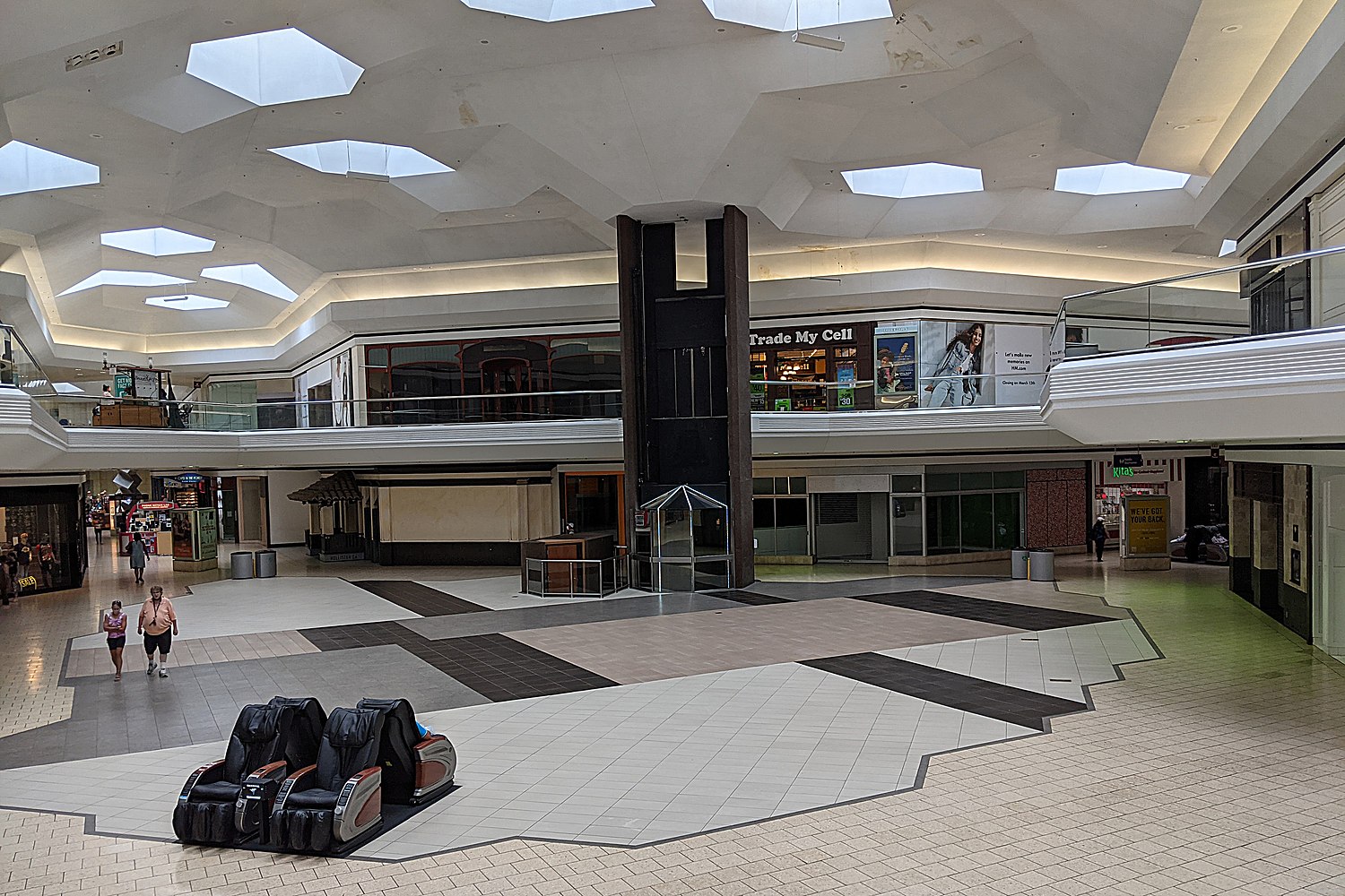 Ross Park Mall, Malls and Retail Wiki