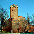 Wieża i mury, w zespole zamku, ob. muzeum, mur., 3 ćw. XIV