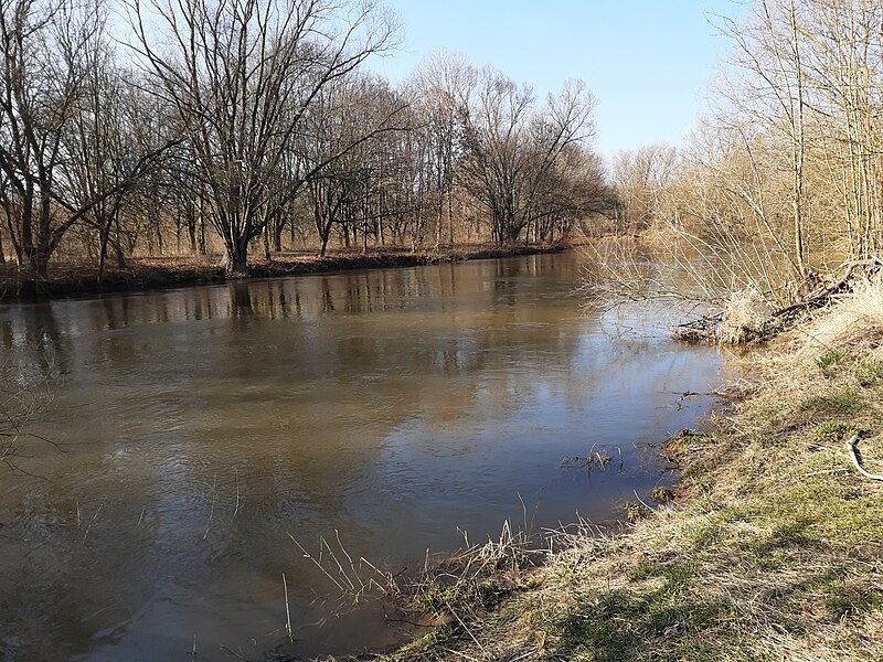 File:Leine, Hannover-Döhren.jpg